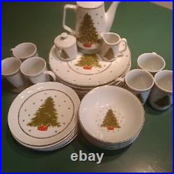 George GOOD Dinnerware Christmas Tree Holiday 27pcs Plates Soup Bowls Mugs List