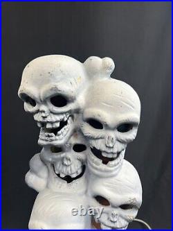 Halloween Trendmasters 1993 Stacked Skull Lighted 18 Blow Mold Set Of 2
