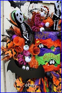 Halloween Wreath Skeletons Bats Spiders Eyeballs Ghosts Lollipops