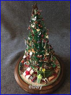 Holiday Decor Center Piece Christmas Tree with Glass Dome 12.5 Collectible