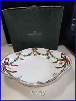 Royal copenhagen Star Fluted Christmas Scalloped Oval Dish
